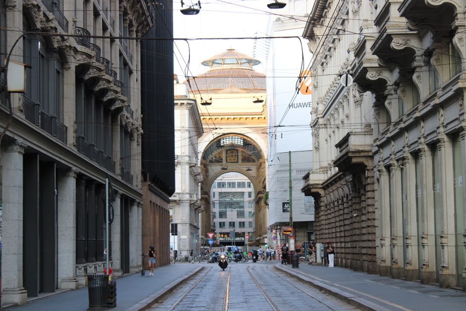 The Small Moves That Count: How Milan's Seniors Stay Mobile Through Daily Rituals