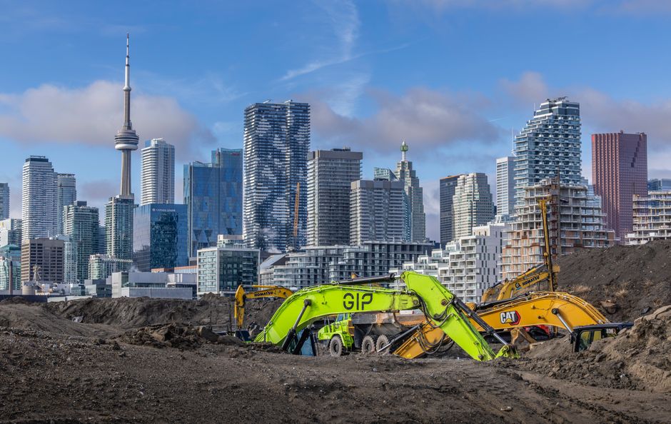 Toronto's Internet and Mobile Plans: What Job Seekers and Professionals Need to Know