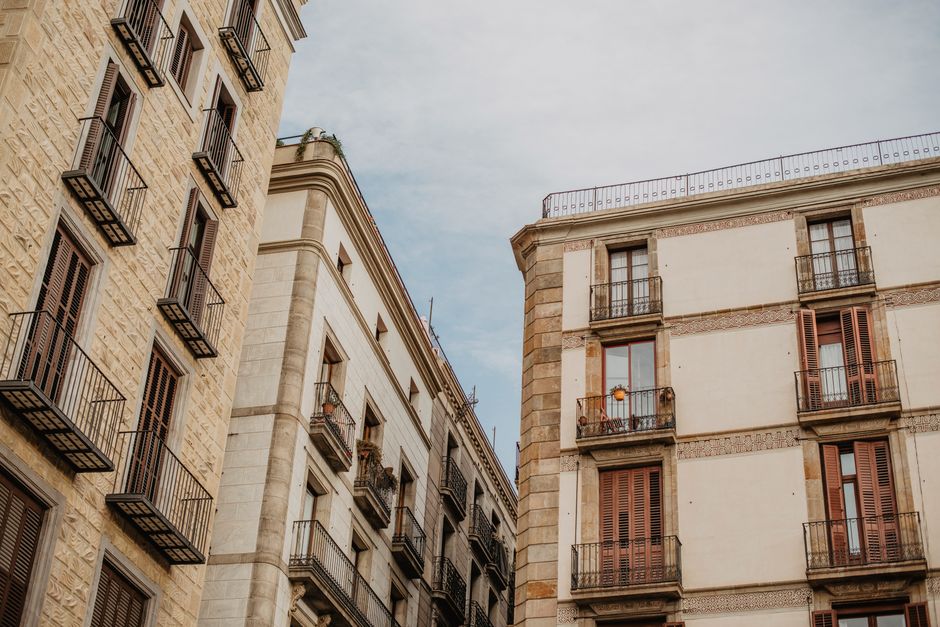 First-Time Buyers' Compass: Your Guide to Barcelona's Affordable Housing Maze