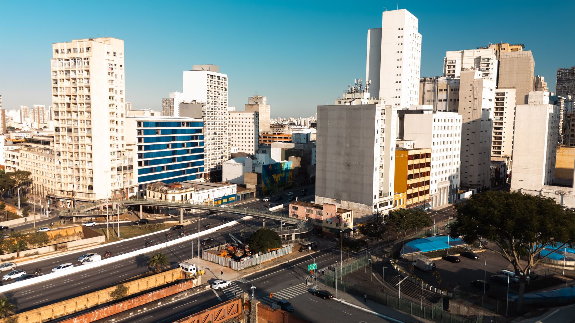 São Paulo's Job Market Shifts: Foreign Capital Cools, Local Startups Surge