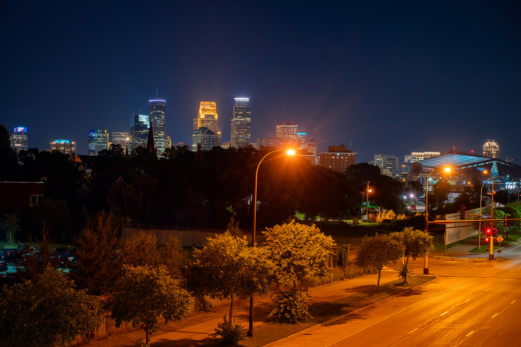 Outdoor Yoga Minneapolis Parks: Best Sunrise Spots
