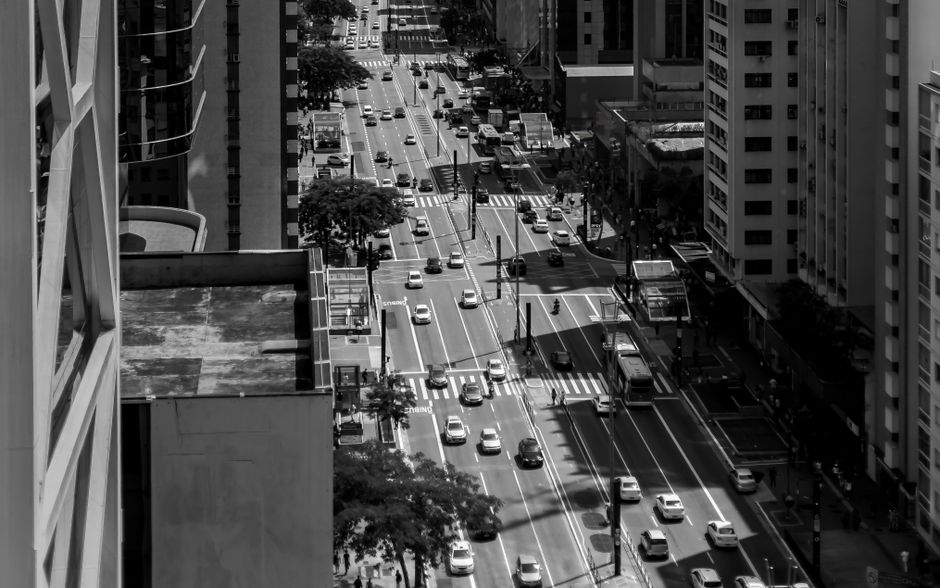 São Paulo's Duplicate Image Replacement Efforts: A Global Comparison