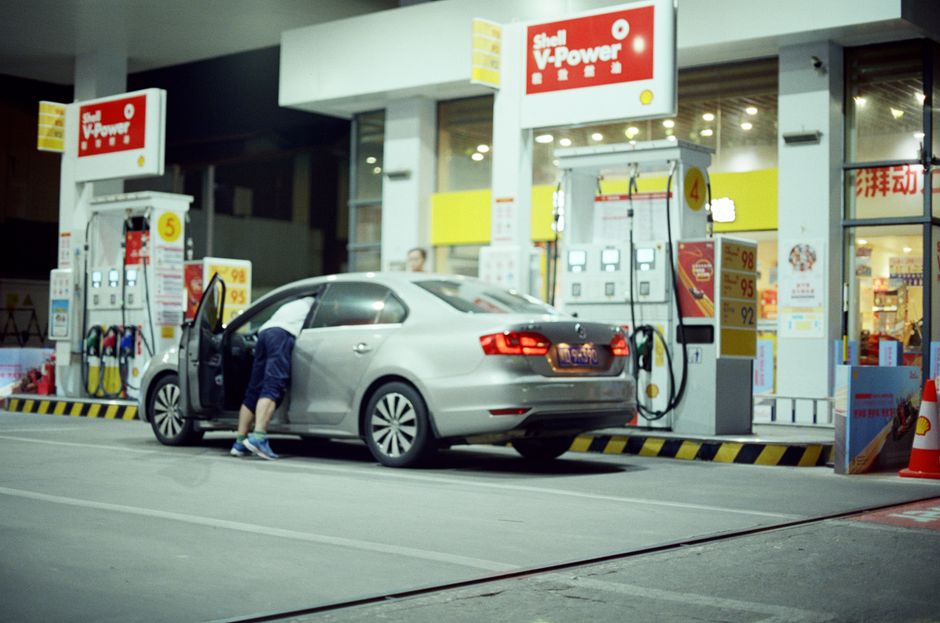 Gold Coast drivers urged to check fuel pump accuracy after national audit finds short-changing