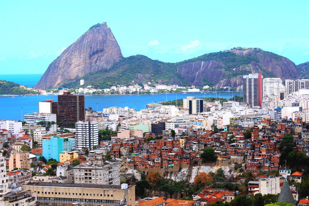 How Much Water to Drink in Rio's 40°C Heat