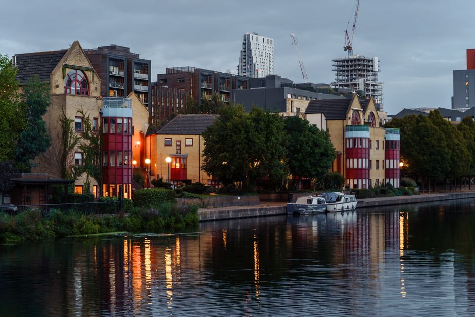 The Morning Ritual: How London's Commute Routes Reveal the Soul of Each Neighbourhood