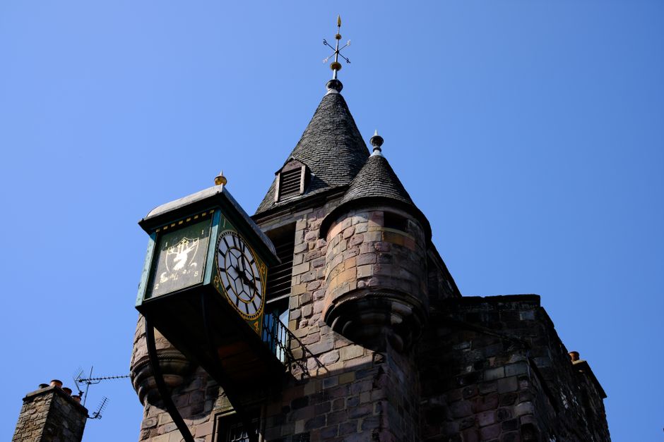Hammer Time: How to Prepare a Winning Bid Strategy in Edinburgh's Shifting Auction Market