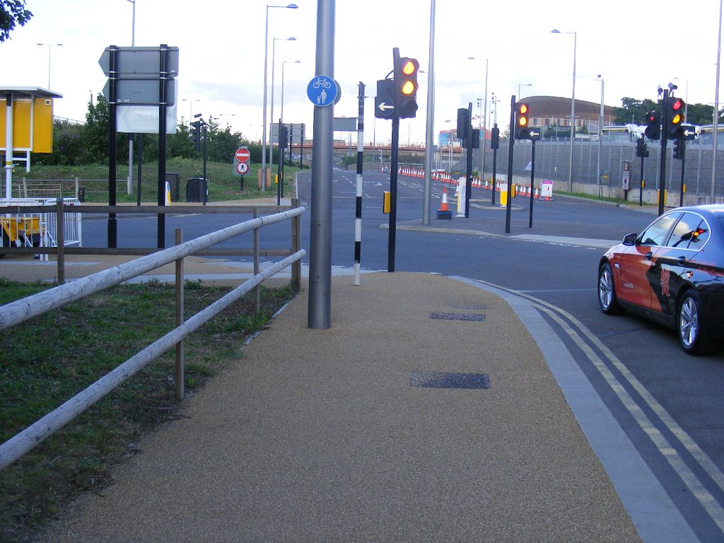 Family Cycling Routes London: Safe Paths in Royal Parks 2025