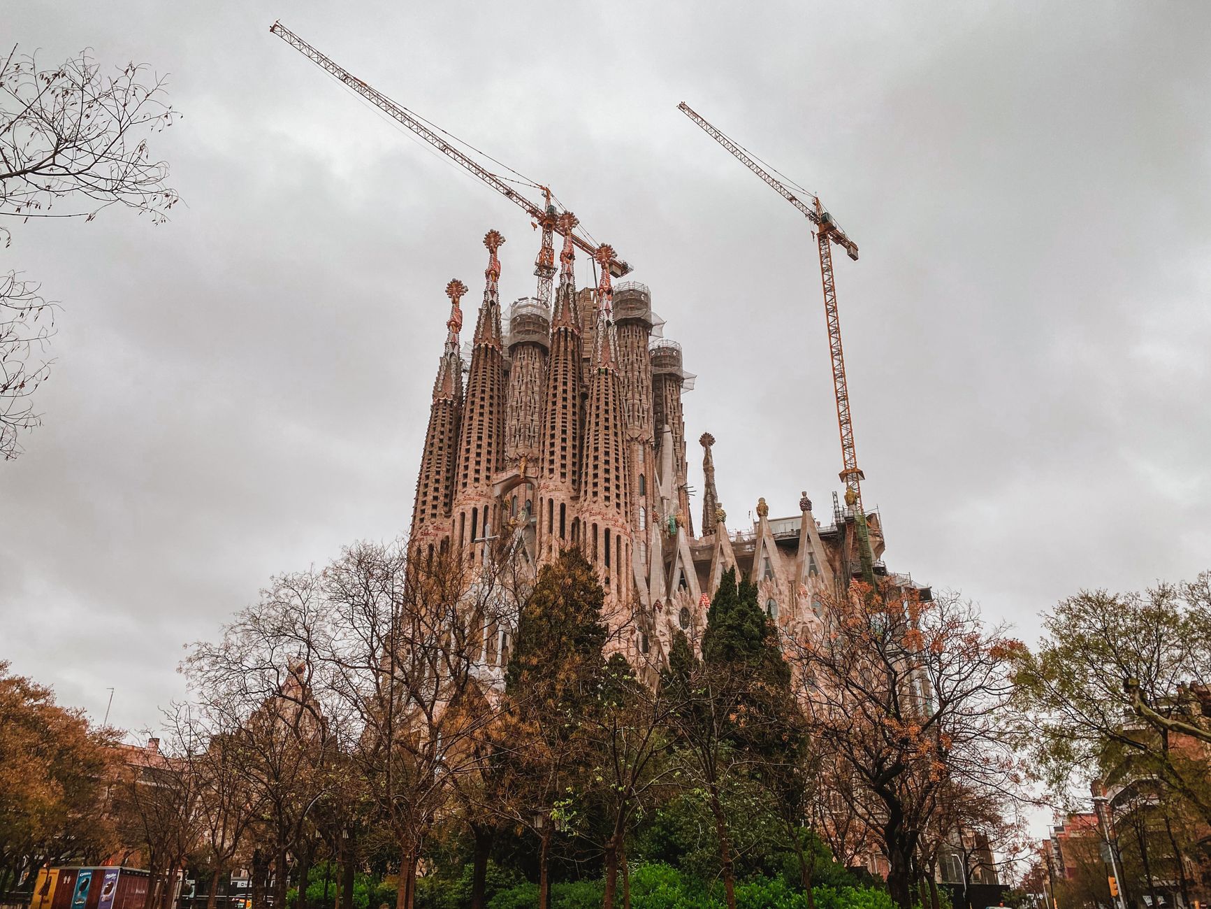 What Visitors Should Know and the Must-See Highlights in Barcelona Today