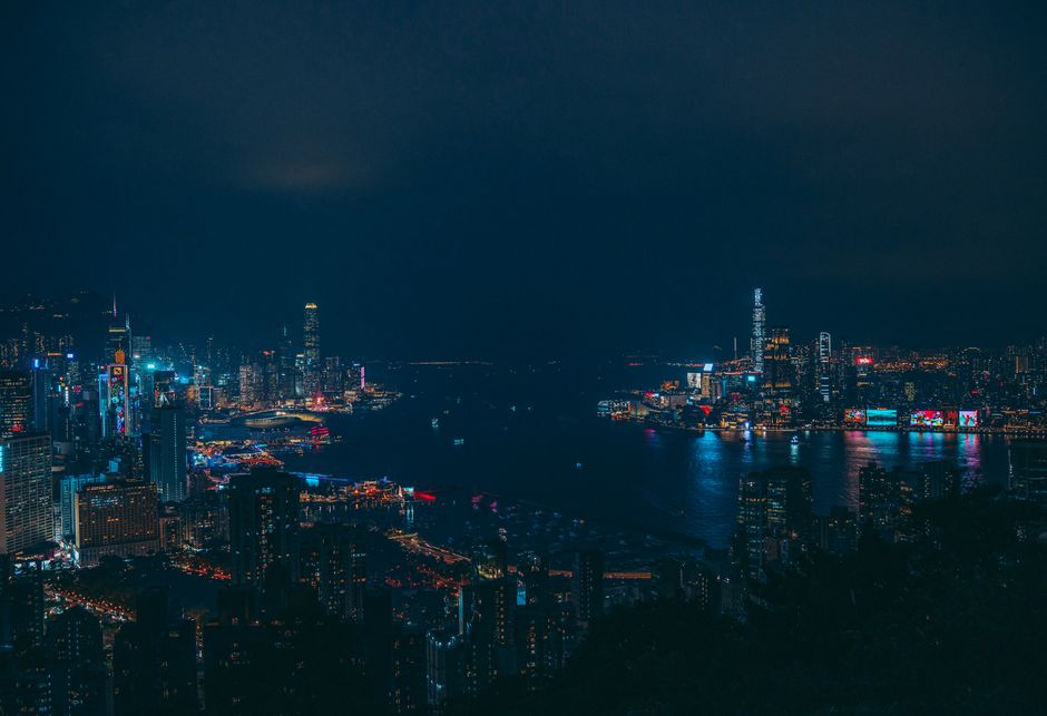 Hydration in Hong Kong's Heat: How Much Should You Really Drink, and What Works Best?