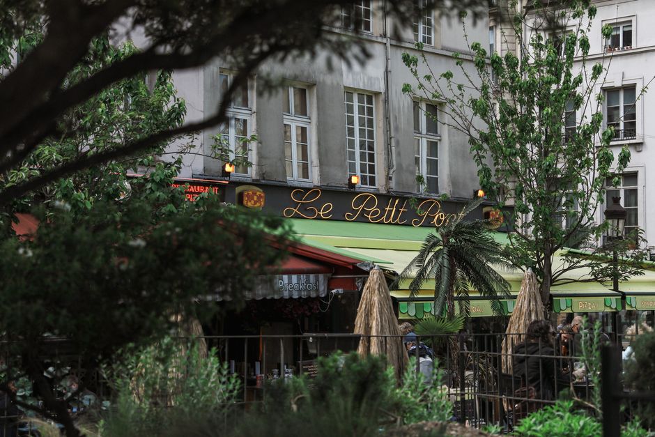 Senior Mobility in Paris: How French Active Ageing Outpaces the Global Wellness Movement