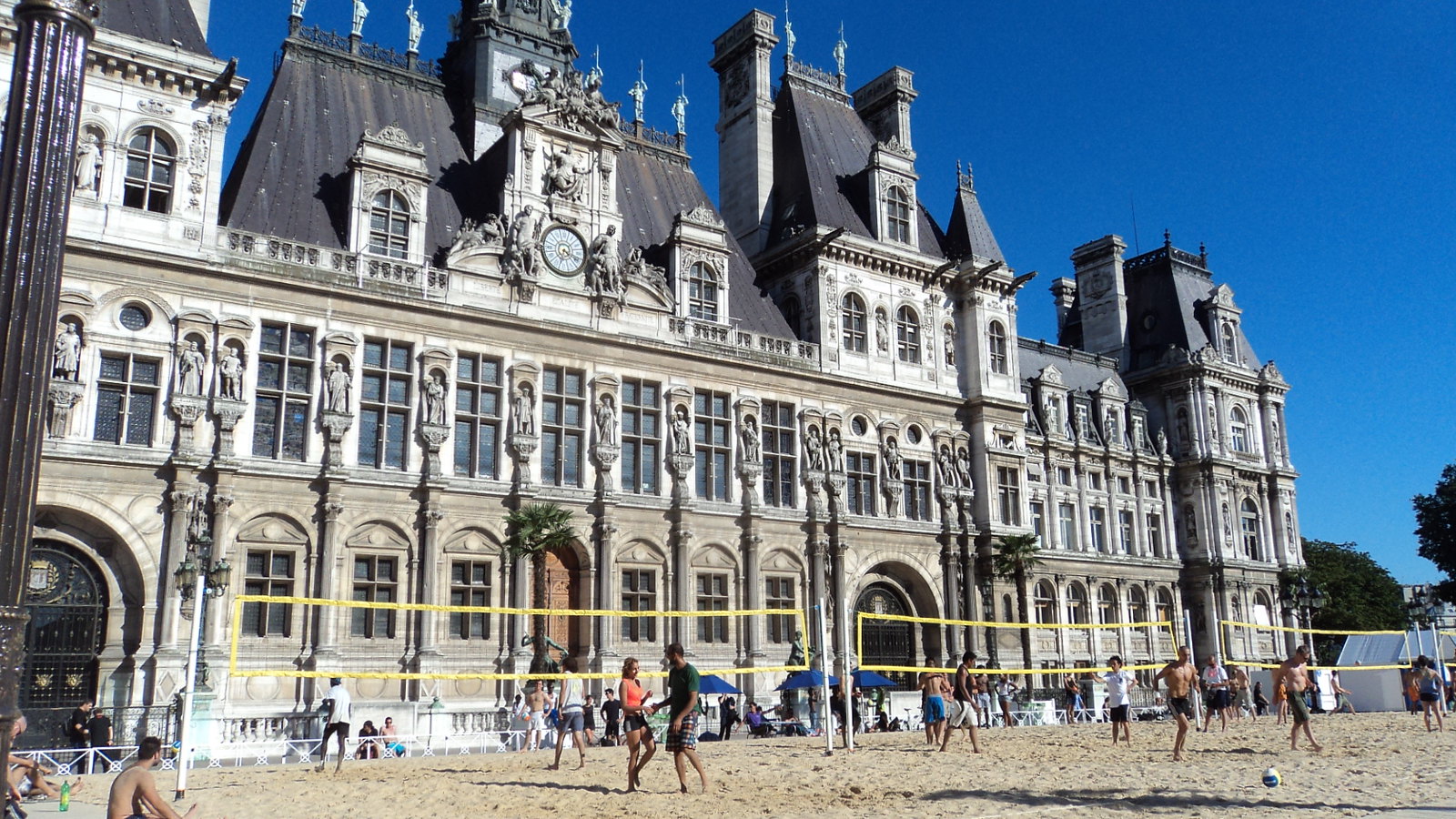 Paris Plages: riverside beaches along the Seine and the canal