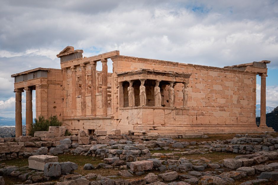 Athens Property Auctions Surge to Three-Year Peak as Buyers Return