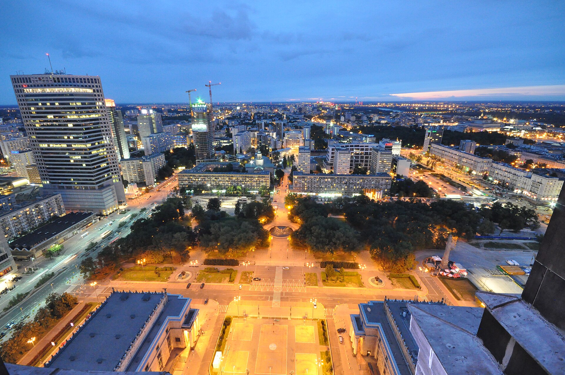 Warsaw Council Approves 2026 Tram Expansion and Social Housing Registry