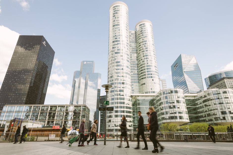 Reading the Tea Leaves: How Paris's Economic Signals Shape Investment Flows