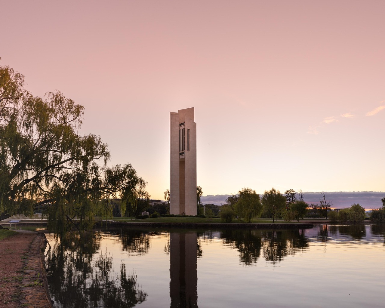 Canberra Advances Light Rail Stage 2 as Housing Crisis Deepens