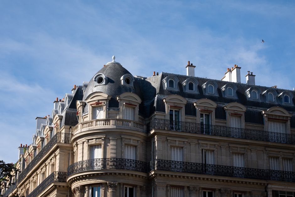 The Faces Behind the Move: How Real People Build New Lives in Paris