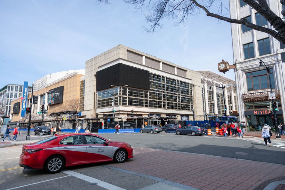 From Empty Lots to City Streets: How Grassroots Runners and Cyclists Built DC's Endurance Movement