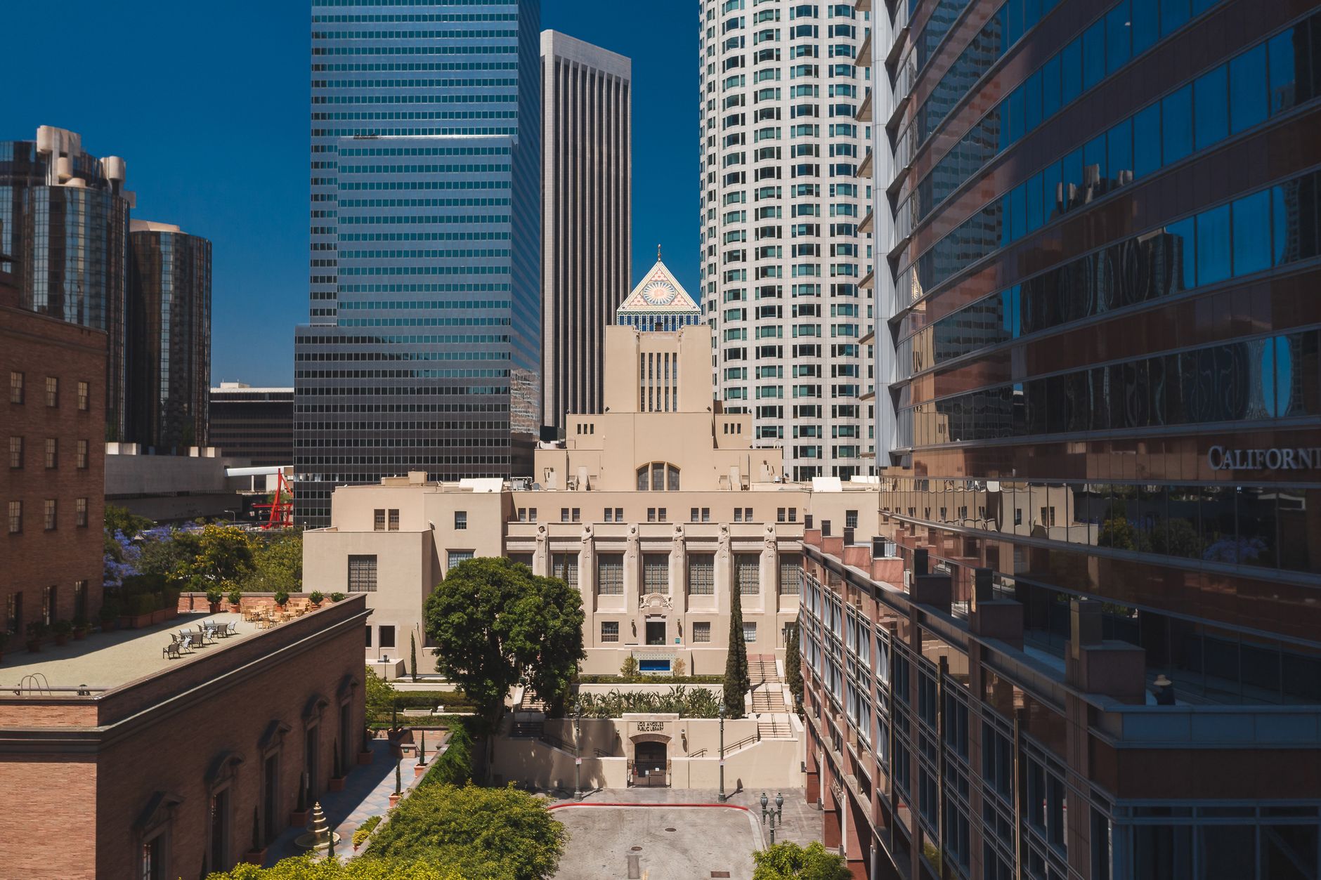 LA's Retail and Food Sector Struggles as Rising Costs, Labor Pressures Squeeze Margins