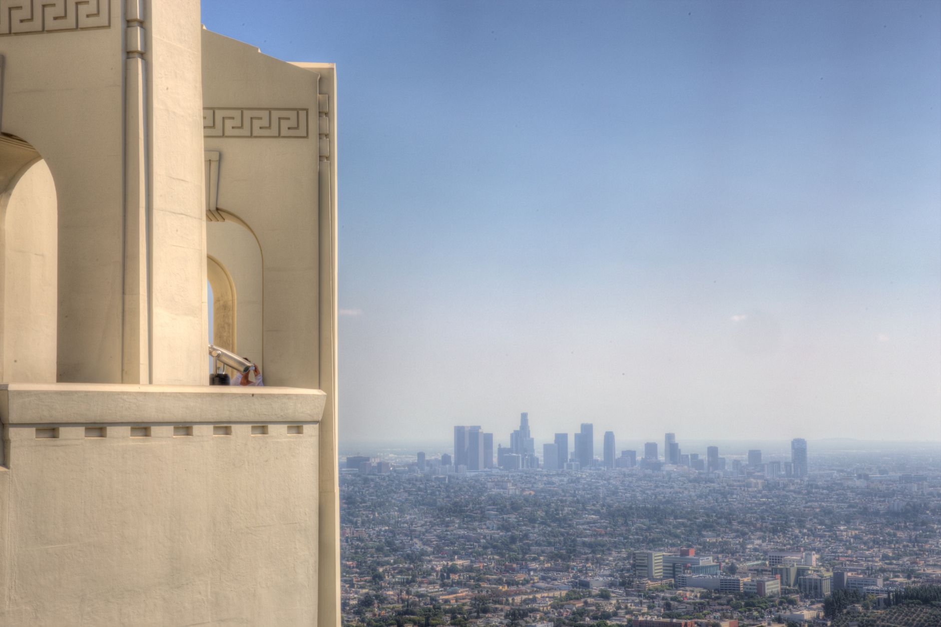 Los Angeles Emerges With Unique Migration Strategy Amid Global Tensions