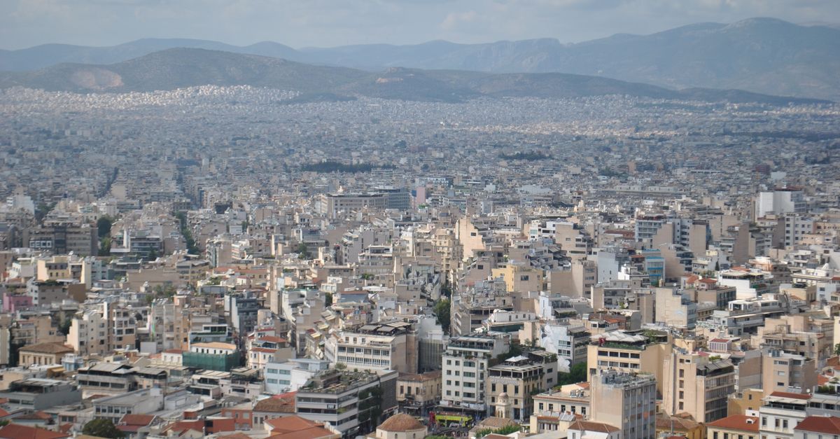 Athens Metro Expands to Piraeus as Tourism Strains Bus Network