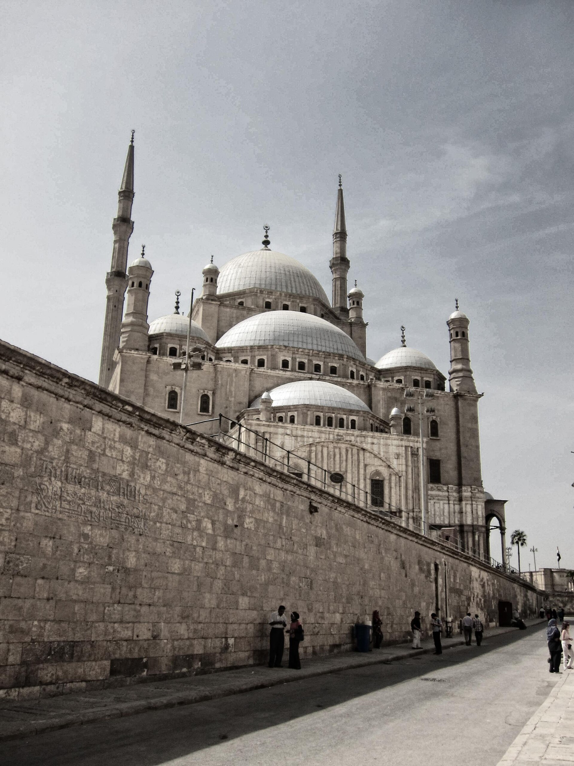 Cairo Cuts Water, Waste, Permit Fees for Households Starting August