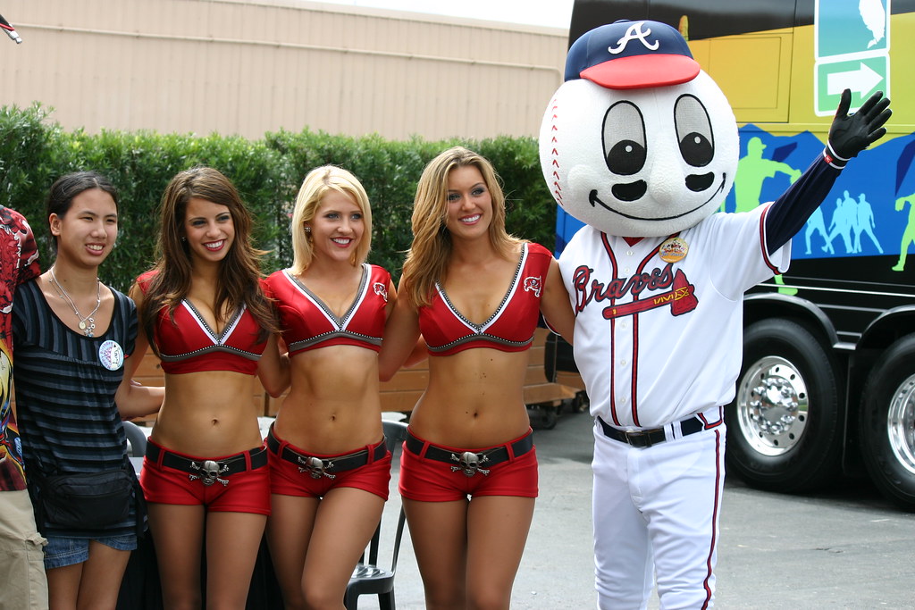Atlanta Braves Take First in NL East After Sweep