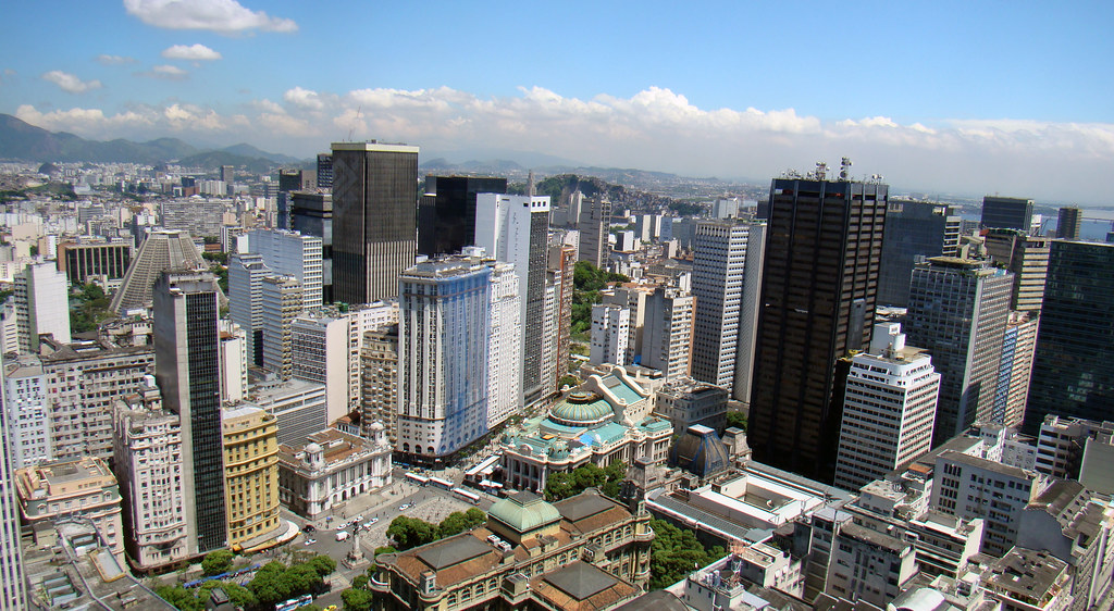 Rio Renters Dodge Higher Costs as Mortgage Rates Keep Ownership Expensive