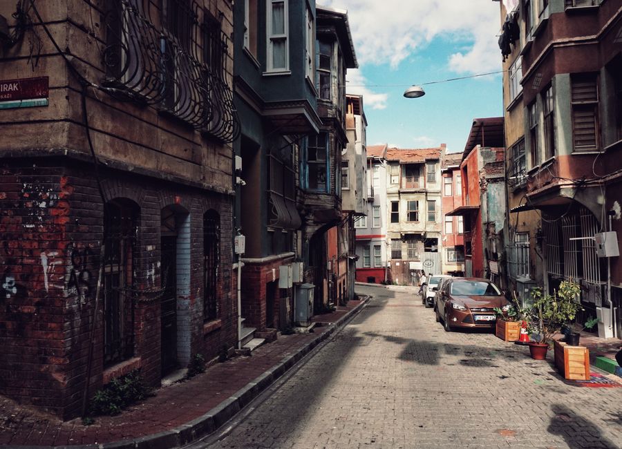 Istanbul's Luxury Surge: What's Pushing Prestige Prices Up—And What Savvy Buyers Must Know Right Now