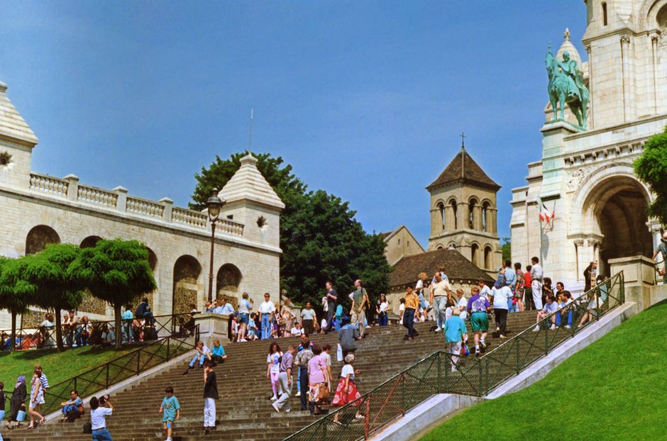 Heat, Crowds and Culture: What Visitors Should Know and the Must-See Highlights in Paris Today