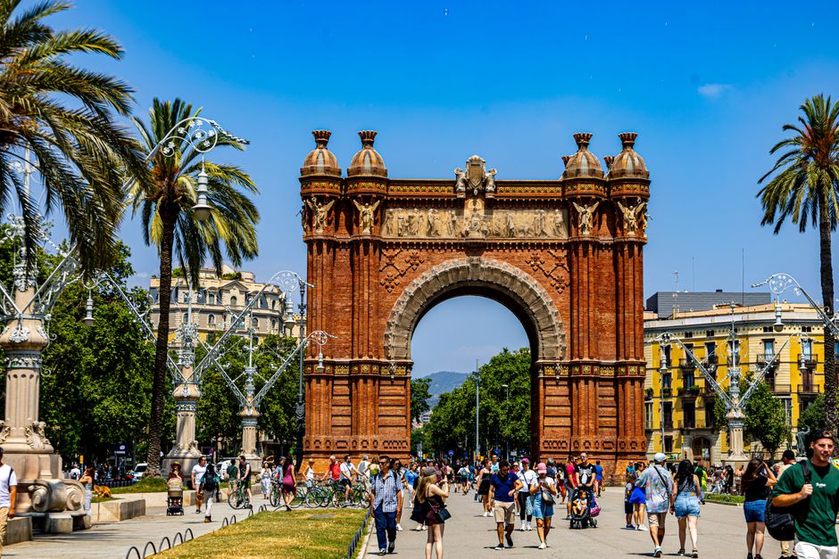 What’s Happening in Barcelona Today: Summer Festivals and Art Exhibitions Drawing Local Buzz