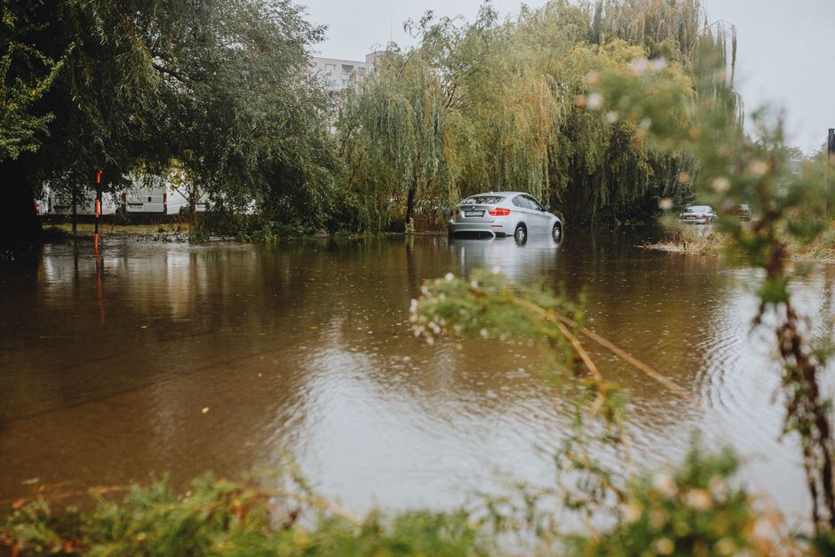 Rising Waters, Rising Caution: How Climate Risk is Reshaping Sunshine Coast Buyer Priorities