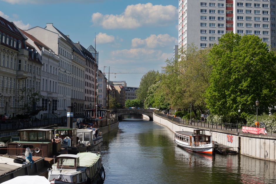 Berlin's Digital Archives Hold 10,000+ Duplicate Images, Costs Soar