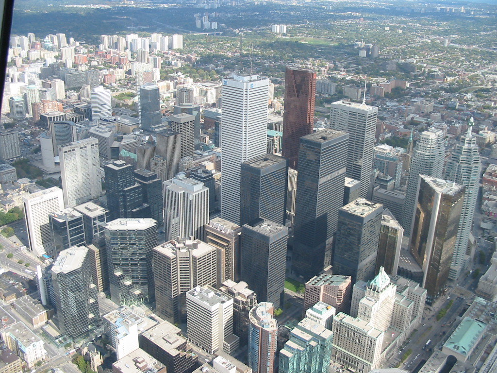 Toronto Residents Discover Free Weekend Activities at Major Landmarks