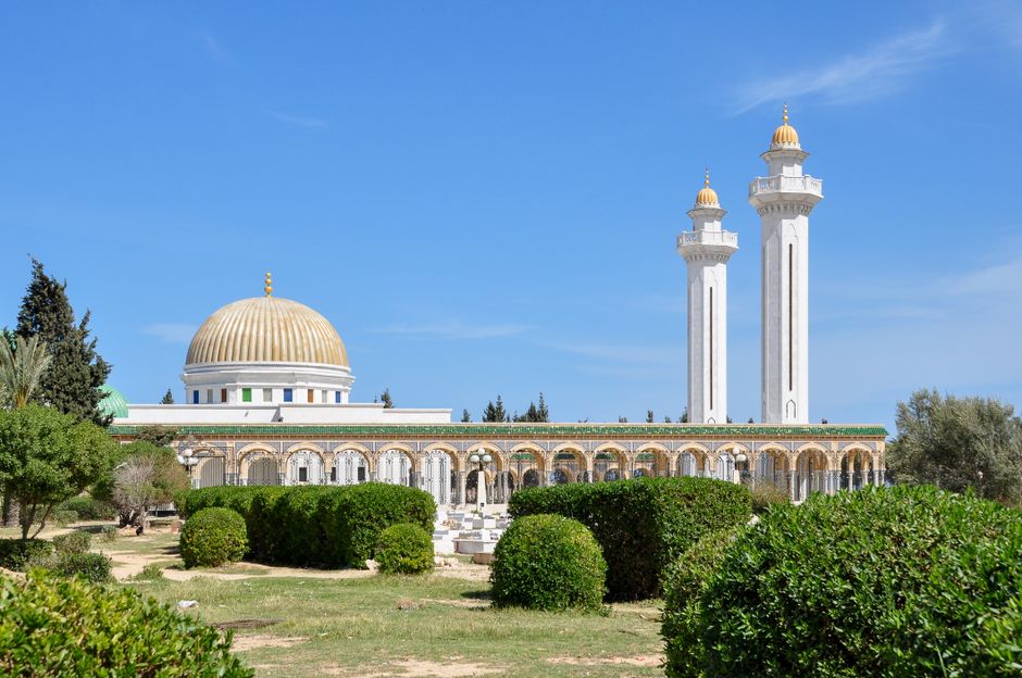 Gold's 4% Surge and a Weakening Dollar Are Creating Real Openings for Tunis Savers