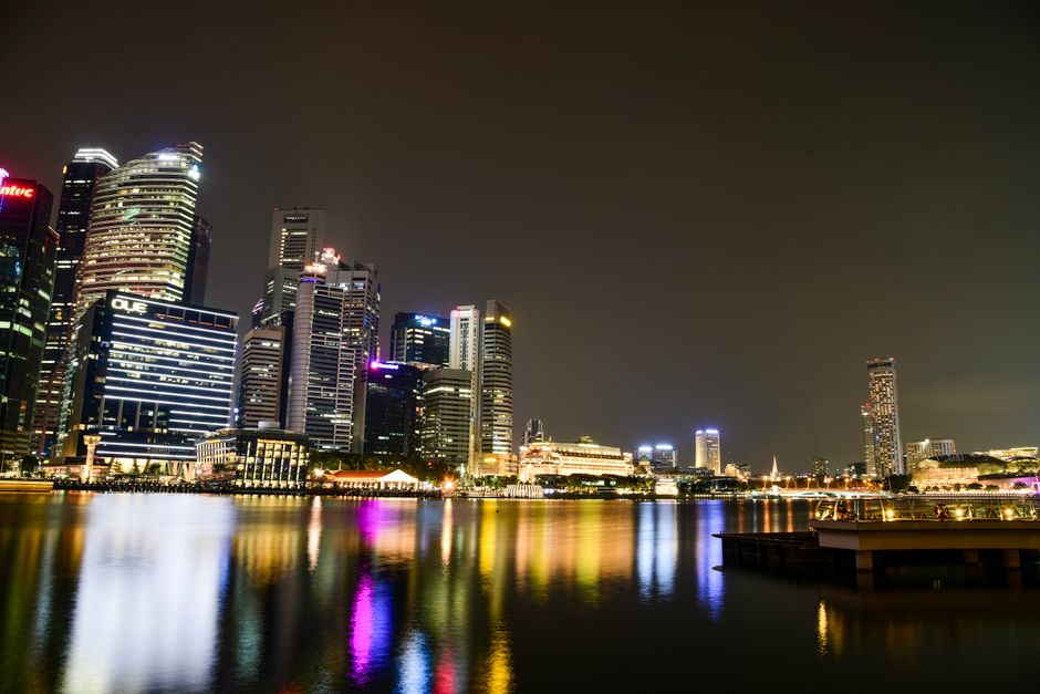 The Morning Rush: How Everyday Commuters Shape Singapore's Beating Heart