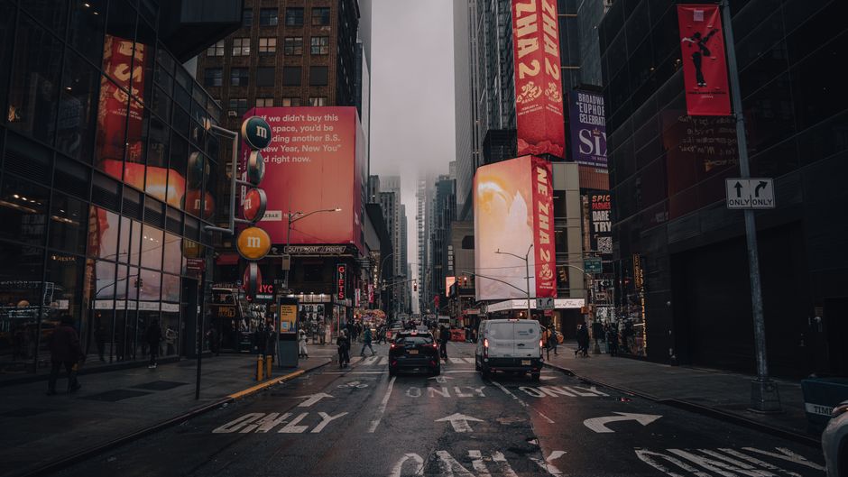 How Osaka's Street Signs and Public Displays Got Stuck in a Loop of the Same Five Photographs