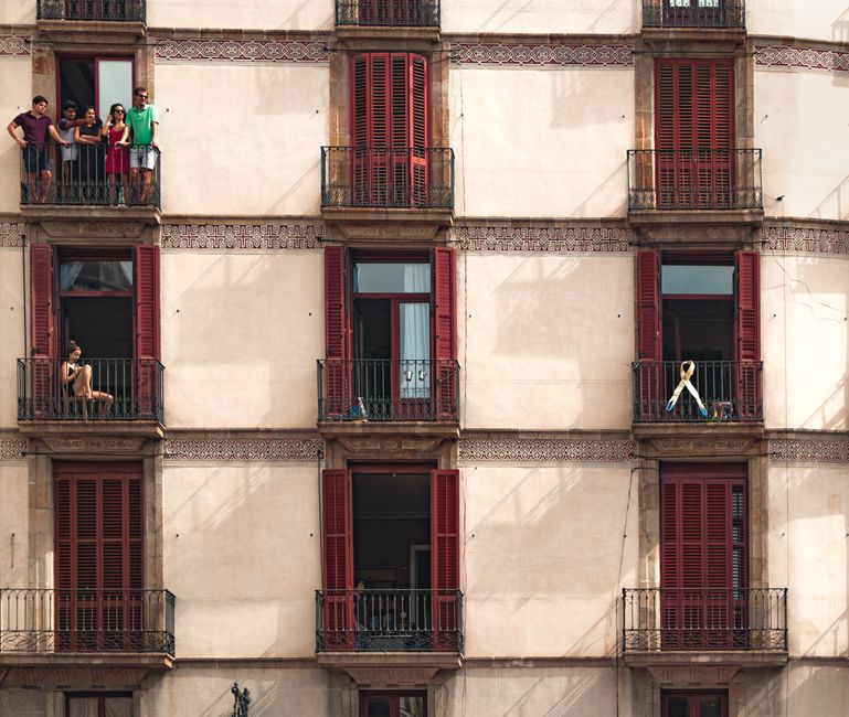 Barcelona's Community Fitness Groups Transform Local Wellness Culture