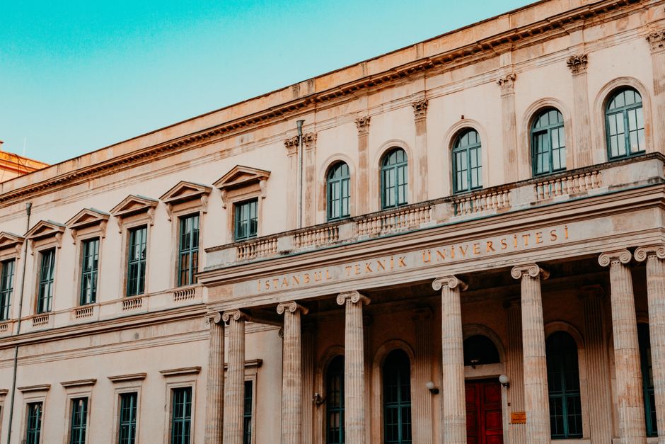 Istanbul's Education Leaders Call for Urgent Investment as University Rankings Slip