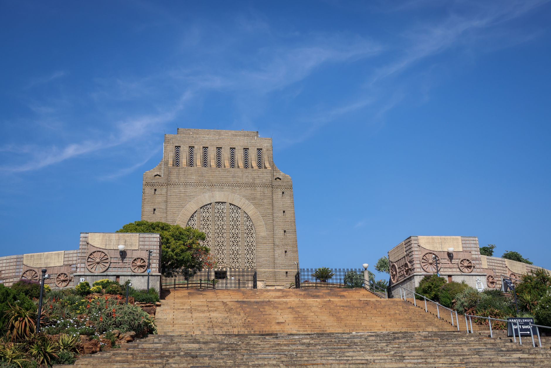 Navigate Johannesburg's World-Class Art Scene: Essential Know-Hows and Can't-Miss Galleries