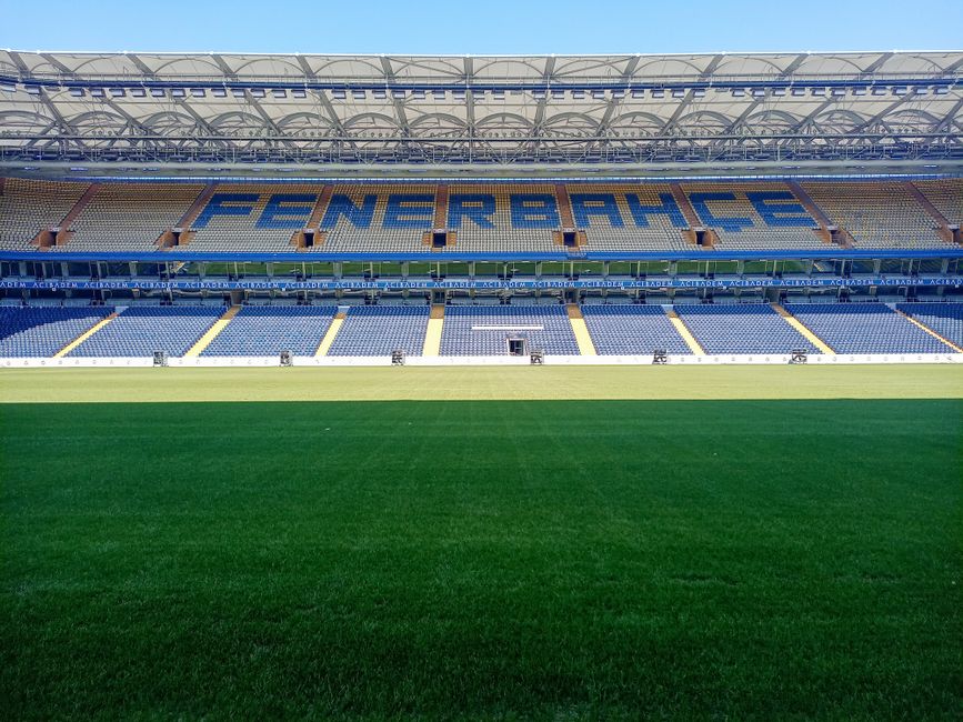 From Neighbourhoods to Hearts: How Istanbul's Local Football Clubs Are Building Bridges and Transforming Communities