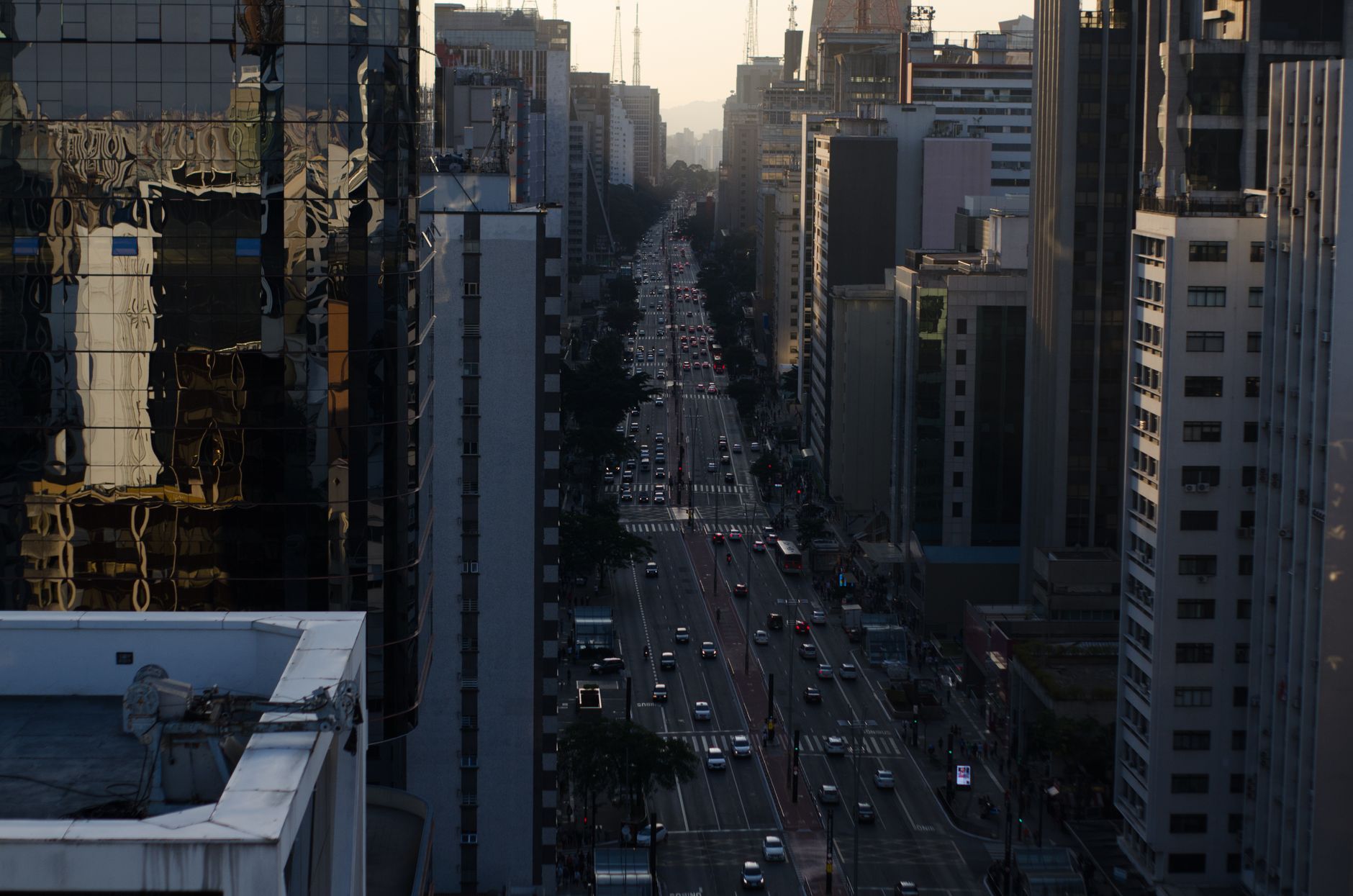 São Paulo's Tech Districts Transform Hiring, Boost Salaries Across City