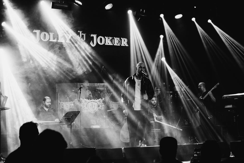 Istanbul's Live Music Scene Explodes as Venues Compete for Summer Dominance
