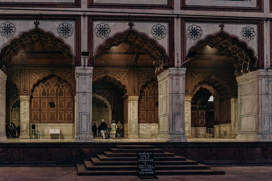 Delhi's Duplicate Image Replacement Issue: Voices from Affected Community Members