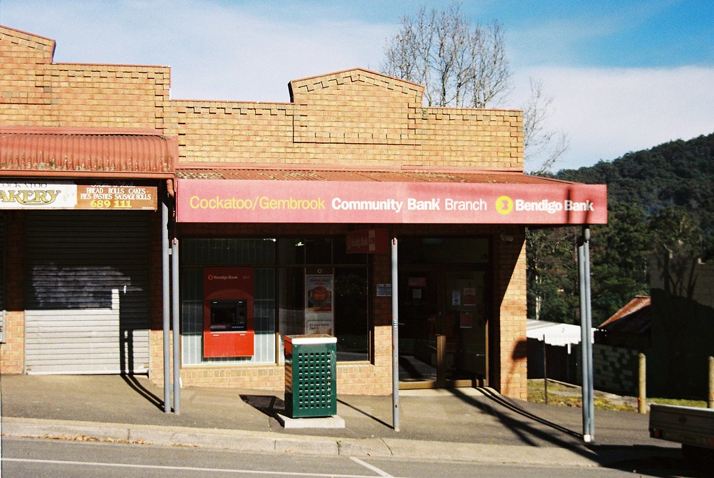 Bendigo property market gets boost as overseas investor acquires Kangaroo Flat shopping hub