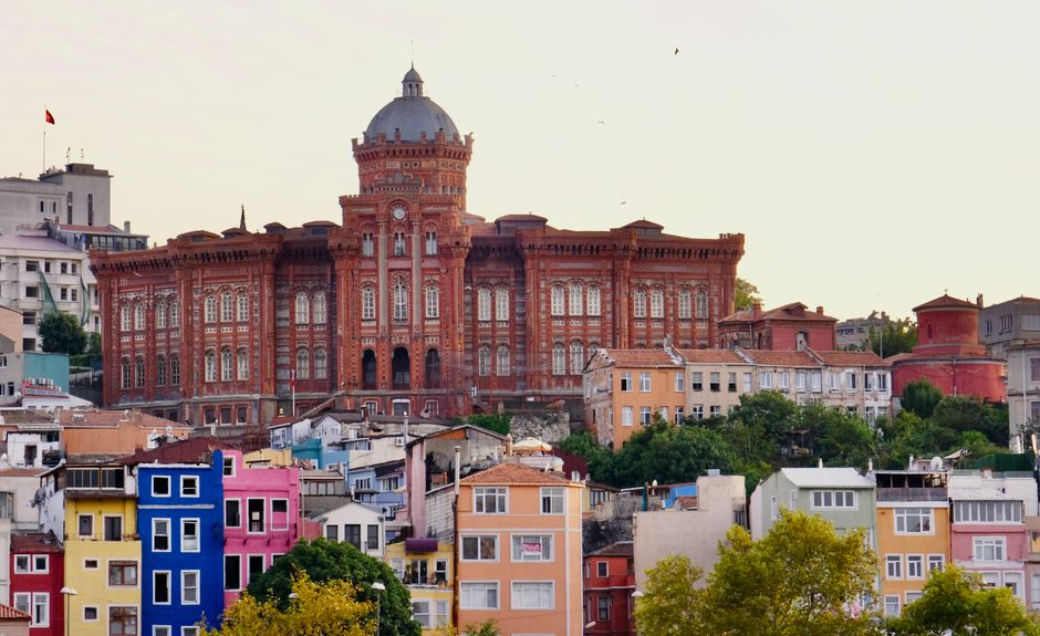 Istanbul Youth Centres Closing: Balat, Fener Impact