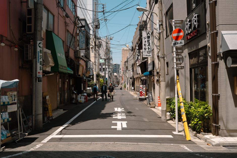 Tokyo's Duplicate Image Replacement Efforts: A Global Comparison