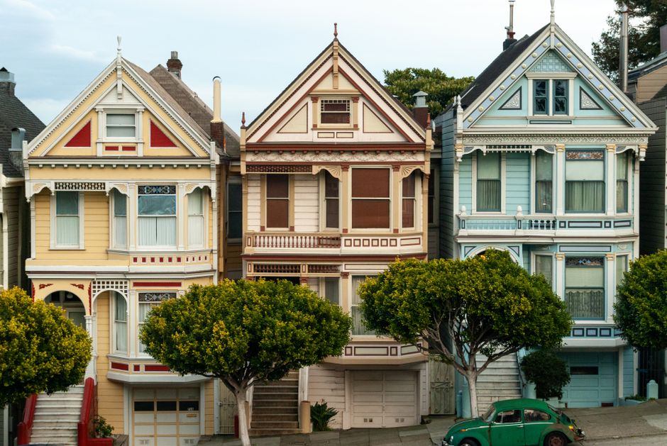 The Faces Behind the Bay: How Local Guides Turn Weekend Getaways Into Stories Worth Telling