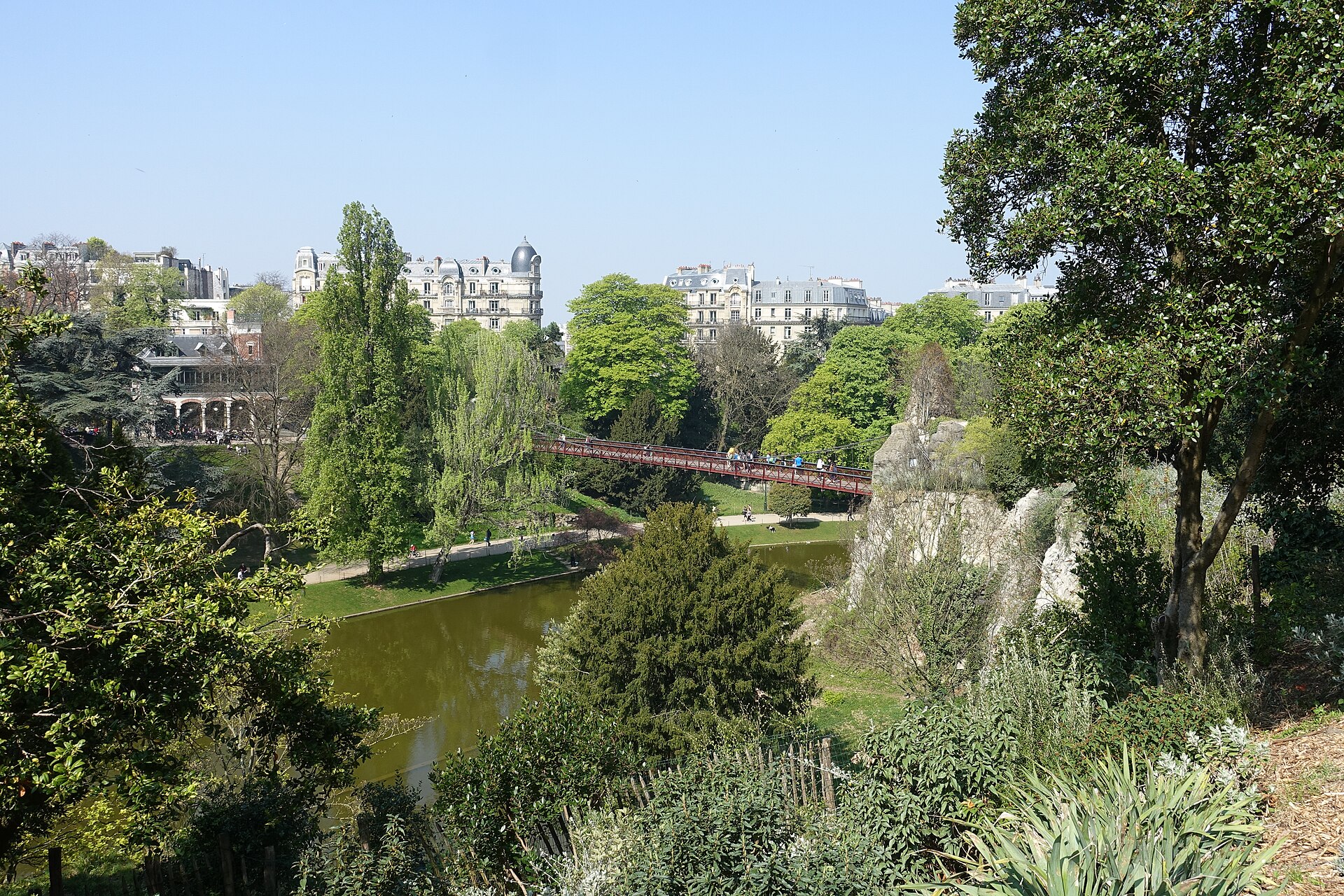Parc des Buttes-Chaumont: a hilltop park in the 19th arrondissement
