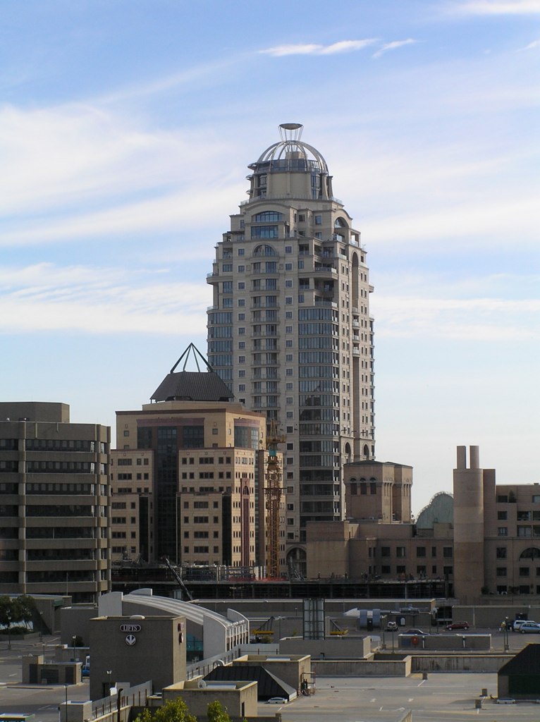 Johannesburg Buyers Rush Purchases as Rate Cut Expectations Shift Strategy