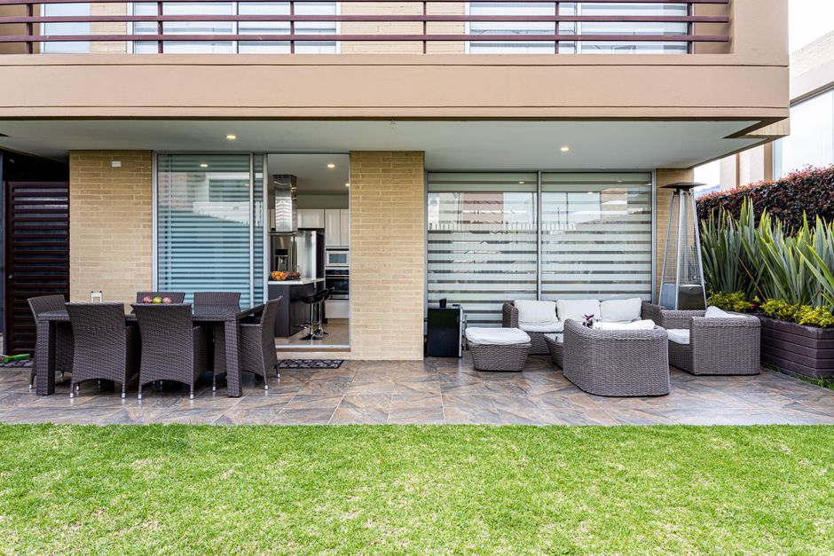 Clearer Vision: Why Gold Coast Locals Are Finally Ditching the Stock-Photo Aesthetic